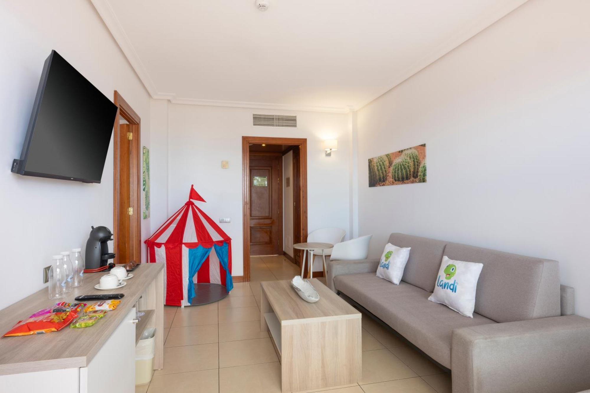 Landmar Costa Los Gigantes Family Resort Puerto de Santiago  Exterior photo